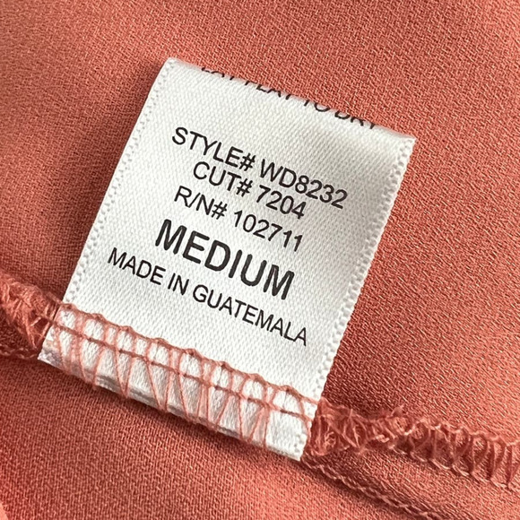 Gibson Blouse Women's Size M Coral Lace Relaxed Short Sleeve Flowy Dressy Top - Picture 8 of 9